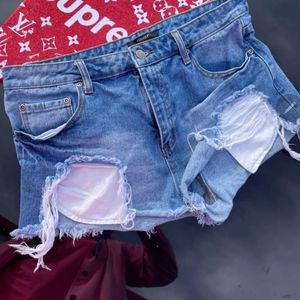 Forever21 distressed jean shorts